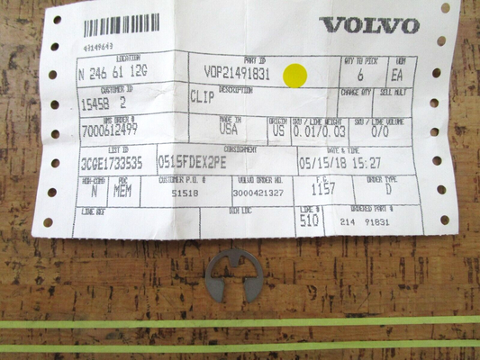 *NEW OEM* 0750 Volvo Penta CLIP 21491831