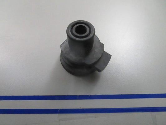 *NEW OEM* 0810 OMC Johnson Evinrude Grommet 339717 0339717