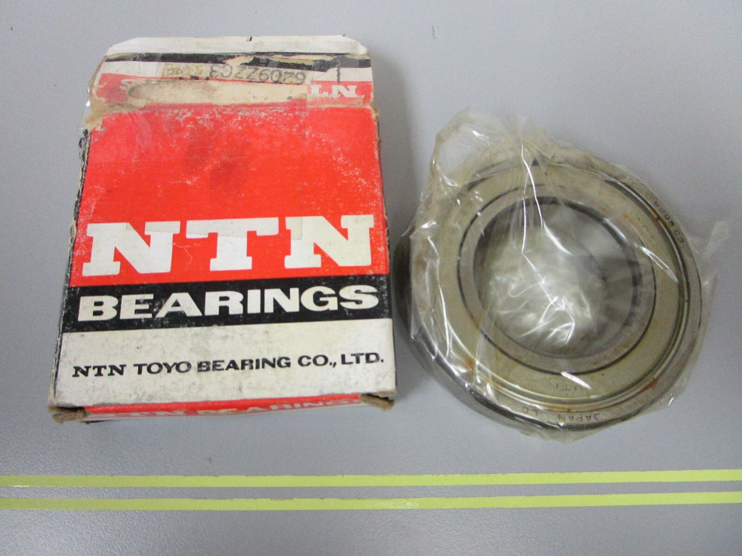 *NEW* 0810 NTN Bearing 6209ZZC3