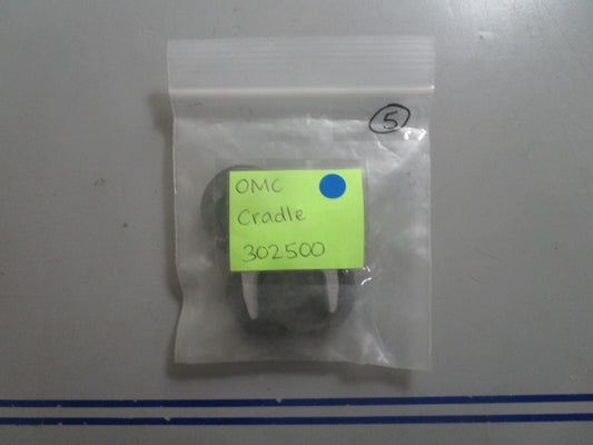 *NEW OEM* 0810 OMC Johnson Evinrude Cradle 302500 0302500