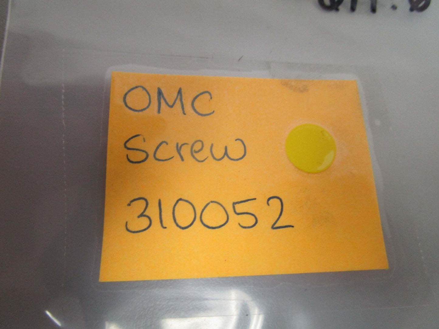*NEW OEM* (LOF OF 2) 0810 OMC Johnson Evinrude Screw 310052 0310052
