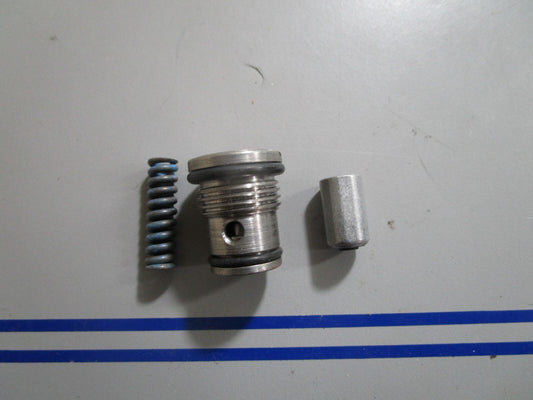 *NEW OEM* 0810 OMC Johnson Evinrude Housing Valve Stopper Kit 983799 0983799