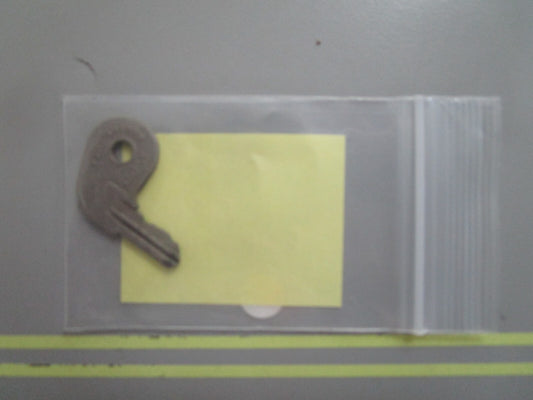 *NEW OEM* 0810 OMC Johnson Evinrude Ignition Key 73-7 501772 0501772