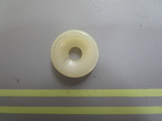 *NEW OEM* 0810 OMC Johnson Evinrude Seat 305572 0305572