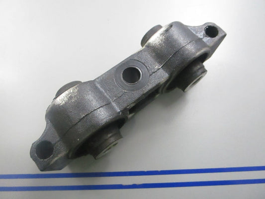 *NEW OEM* 0810 OMC Johnson Evinrude Rubber Mount 395873 0395873