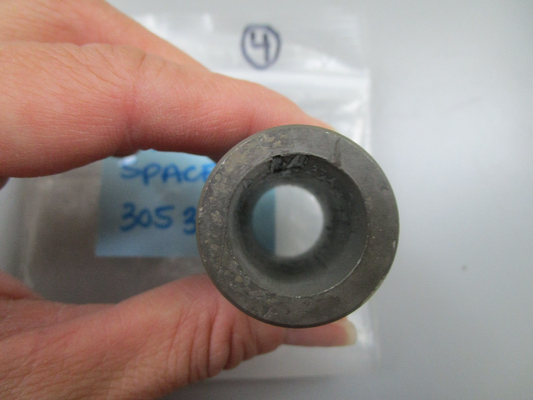 *NEW OEM* 0770 OMC Johnson Evinrude Spacer 305304 0305304
