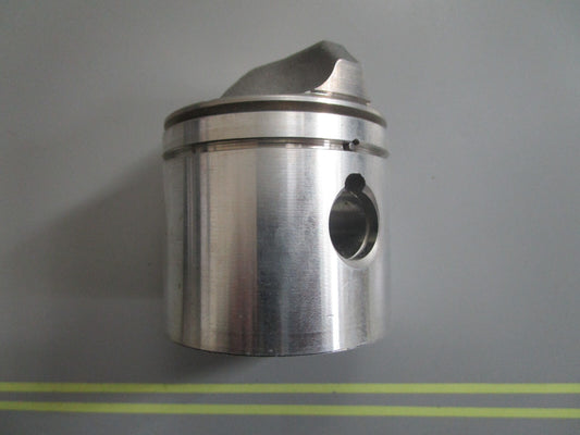 *NEW OEM* 0810 OMC Johnson Evinrude Piston 397487 0397487