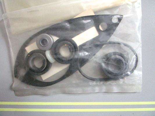 *NEW OEM* 0750 Mercury Quicksilver SEAL KIT FK1065