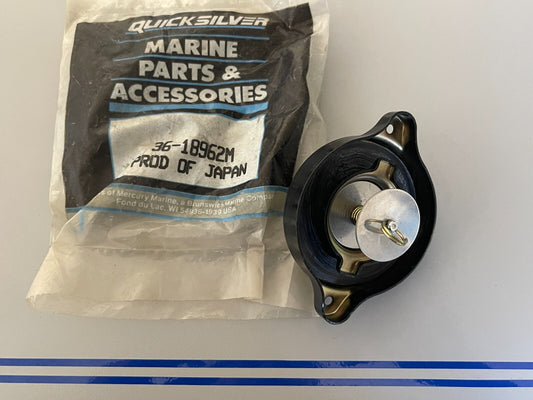 *NEW OEM* 0810 Mercury Quicksilver Fuel Cap 18962M