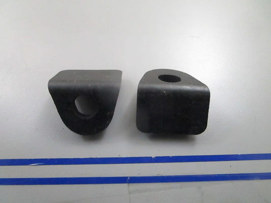 *NEW OEM* (LOT OF 2) 0810 OMC Johnson Evinrude Grommet 331584 0331584