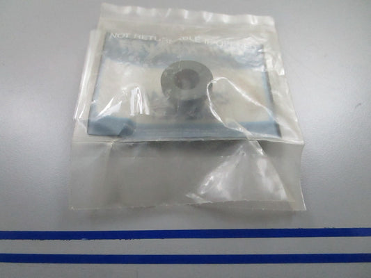 *NEW OEM* 0810 Mercury Quicksilver Grommet 25-813644