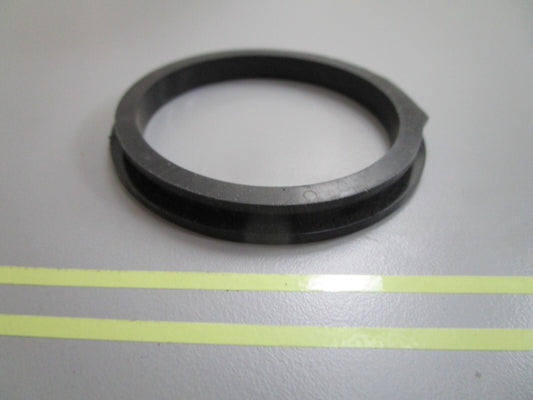 *NEW OEM* 0810 OMC Johnson Evinrude Retainer 318456 0318456