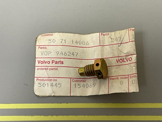 *NEW OEM* 0810 Volvo Penta Lock Screw 946247