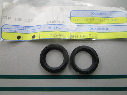 NEW OEM (LOT OF 2) 122494 0122494 OMC Johnson Evinrude Rod Wiper 0810