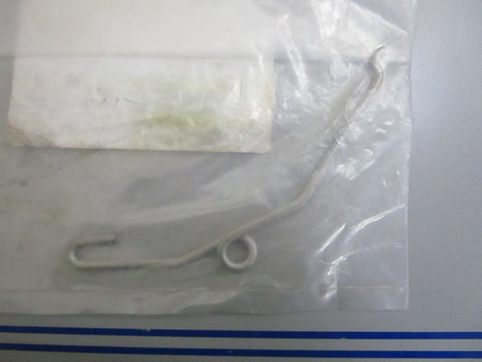 *NEW OEM* 0810 OMC Johnson Evinrude Link 324588 0324588