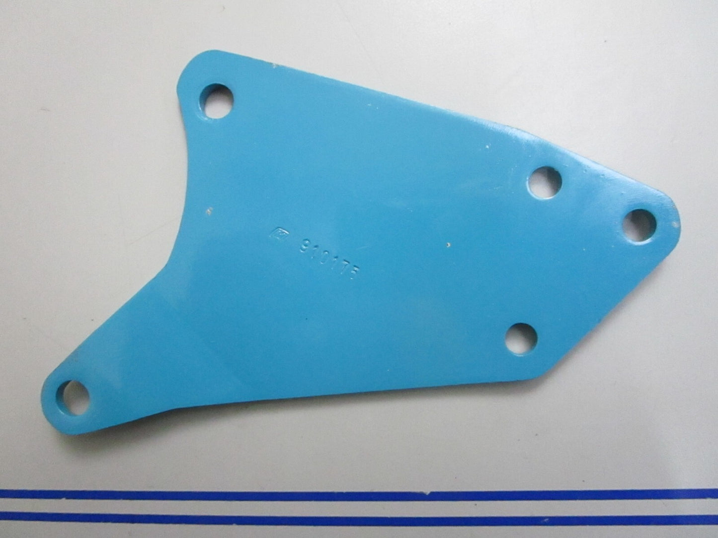 *NEW OEM* 0820 OMC Johnson Evinrude Bracket 910175 0910175