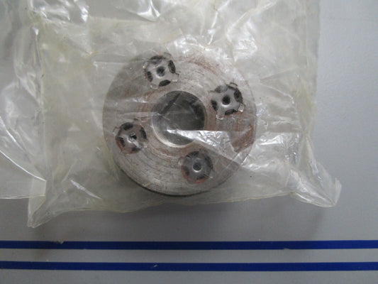 *NEW OEM* 0820 OMC Johnson Evinrude Trim Cylinder Cap 387587 0387587