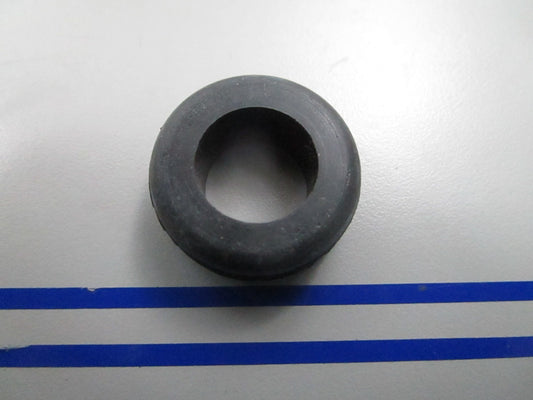 *NEW OEM* 0810 Volvo Penta Grommet 3858345