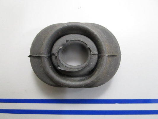 *NEW OEM* 0820 OMC Johnson Evinrude Grommet 304019 0304019