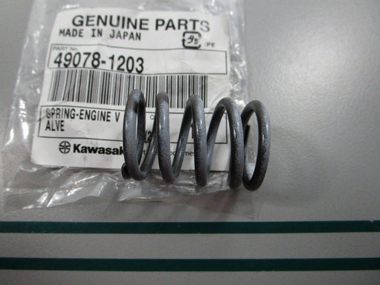 NEW OEM 49078-1203 Kawasaki Engine Valve Spring 0810