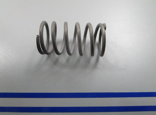 *NEW OEM* 0810 OMC Johnson Evinrude Spring 301656 0301656