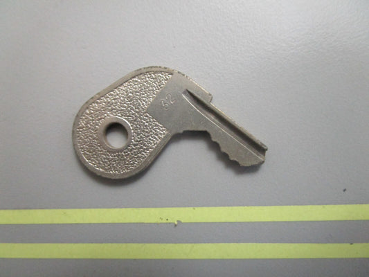 *NEW OEM* 0810 OMC Johnson Evinrude Ignition Key 73-32 501796 0501796
