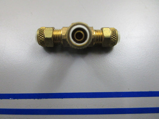 *NEW OEM* 0810 Mercury Quicksilver Fitting 22-16389