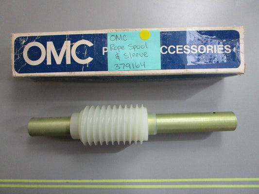 *NEW OEM* 0820 OMC Johnson Evinrude Rope Spool & Sleeve 379164 0379164