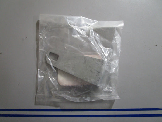 *NEW OEM* 0810 Suzuki Lower Cover Hook 61631-87D01