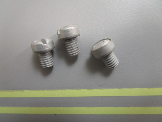 *NEW OEM* (LOT OF 3) 0810 OMC Johnson Evinrude Shaft Screw 304572 0304572