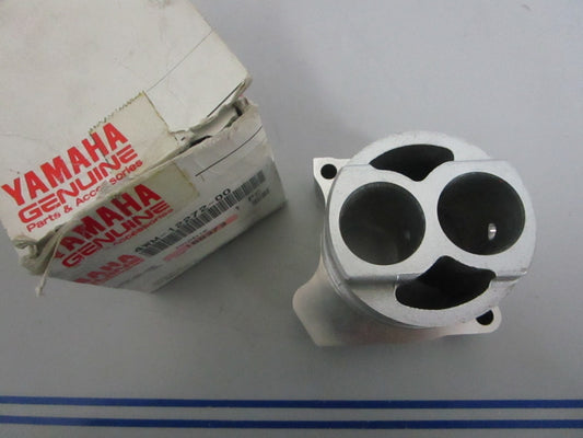 NEW OEM 4WM-122272-00-00 Yamaha Housing 0820