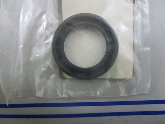 *NEW OEM* 0770 OMC Johnson Evinrude Oil Seal 5030547 05030547
