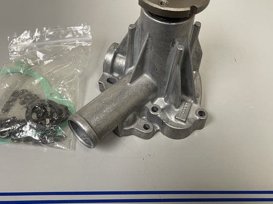 *NEW OEM* 0670 Volvo Penta Water Pump Kit 271975