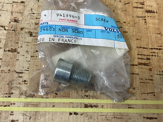 *NEW OEM* 0810 Volvo Penta Screw 941896