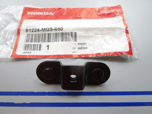 NEW OEM 81224-MG9-680 Honda Bracket 0810