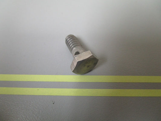 *NEW OEM* 0810 OMC Johnson Evinrude Screw 305401 0305401