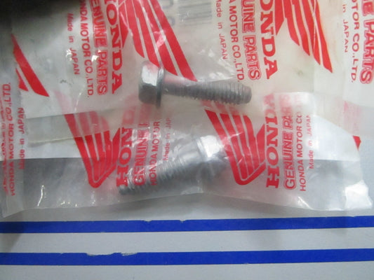 *NEW OEM* (LOT OF 2) 0810 Honda Flange Bolt 90013-ZV4-010