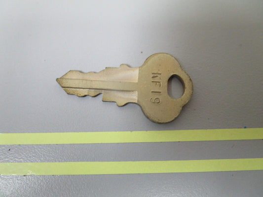 *NEW OEM* 0810 OMC Johnson Evinrude Ignition Key KF19 501534 0501534