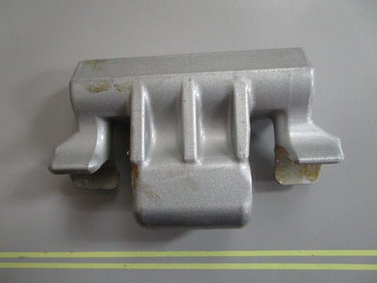 *NEW OEM* 0810 OMC Johnson Evinrude Mounting Bracket 123606 0123606