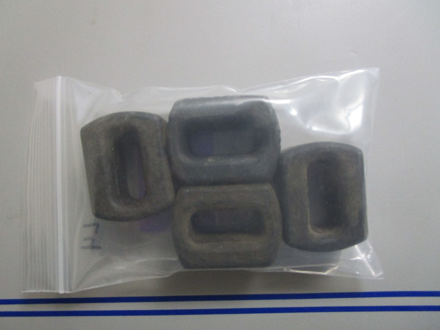 *NEW OEM* (LOT OF 4) 0770 OMC Johnson Evinrude Rubber Bumper 303918 0303918