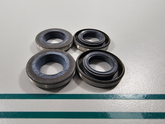 NEW OEM (LOT OF 4) 330327 0330327 OMC Johnson Evinrude Oil Retainer 0810