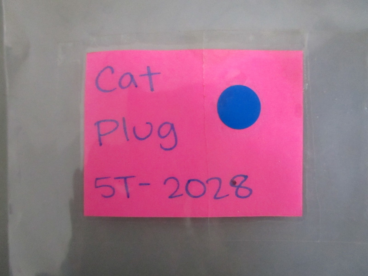 NEW OEM 5T-2028 CAT Plug 0820