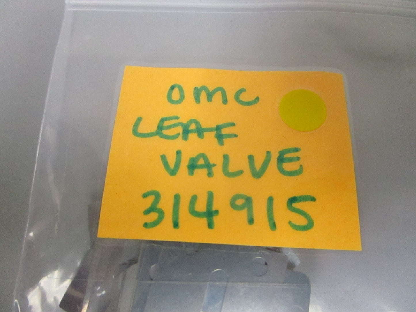 *NEW OEM* 0750 OMC Johnson Evinrude LEAF VALVE 314915 0314915