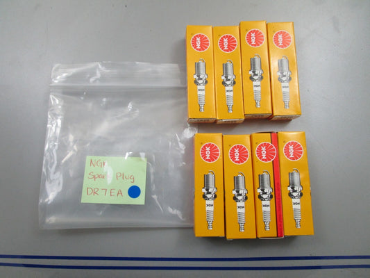 *NEW* (LOT OF 8) 0810 NGK Spark Plug DR7EA