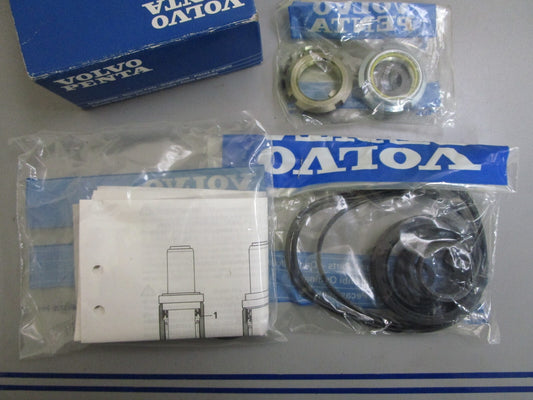 *NEW OEM* 0820 Volvo Penta Gasket Kit 876267