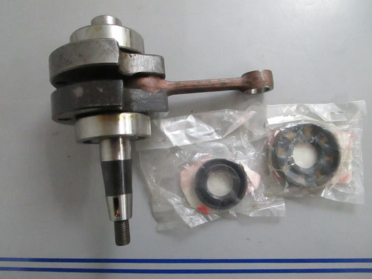 *NEW OEM* 0820 Suzuki Crankshaft Assy 12200-98301