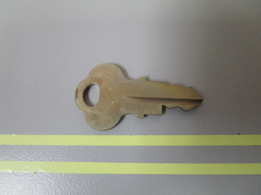 *NEW OEM* 0810 OMC Johnson Evinrude Ignition Key KF33 501548 0501548