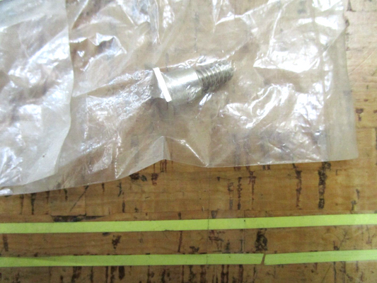 *NEW OEM* 0750 OMC Johnson Evinrude SCREW-SHOULDER 328895 0328895