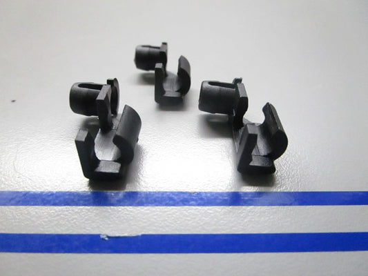 *NEW OEM* (LOT OF 3) 0810 Suzuki Connector 09209-05017