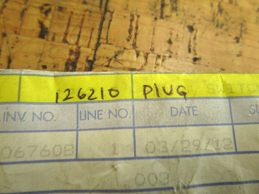 *NEW OEM* 0750 OMC Johnson Evinrude PLUG 126210 0126210